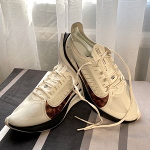 NWOT Nike Zoom Gravity Running Shoes